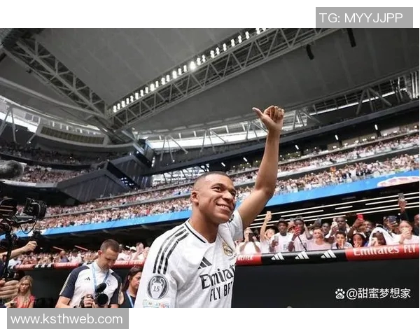 足球明星蛋糕的魅力皇马球迷的甜蜜梦想与美味体验